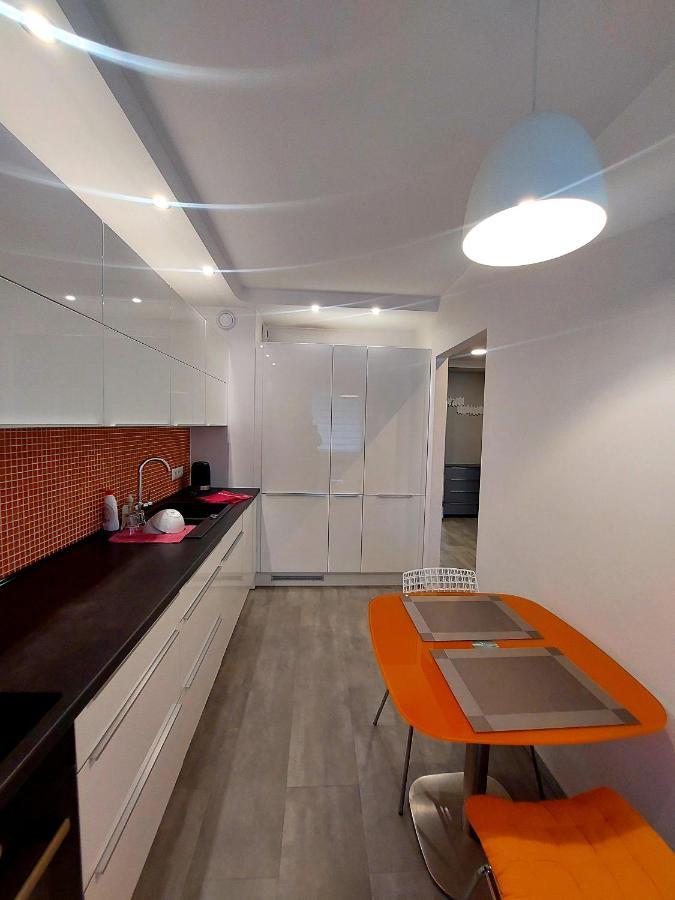 Nowoczesna Kawalerka Apartman Lublin Kültér fotó